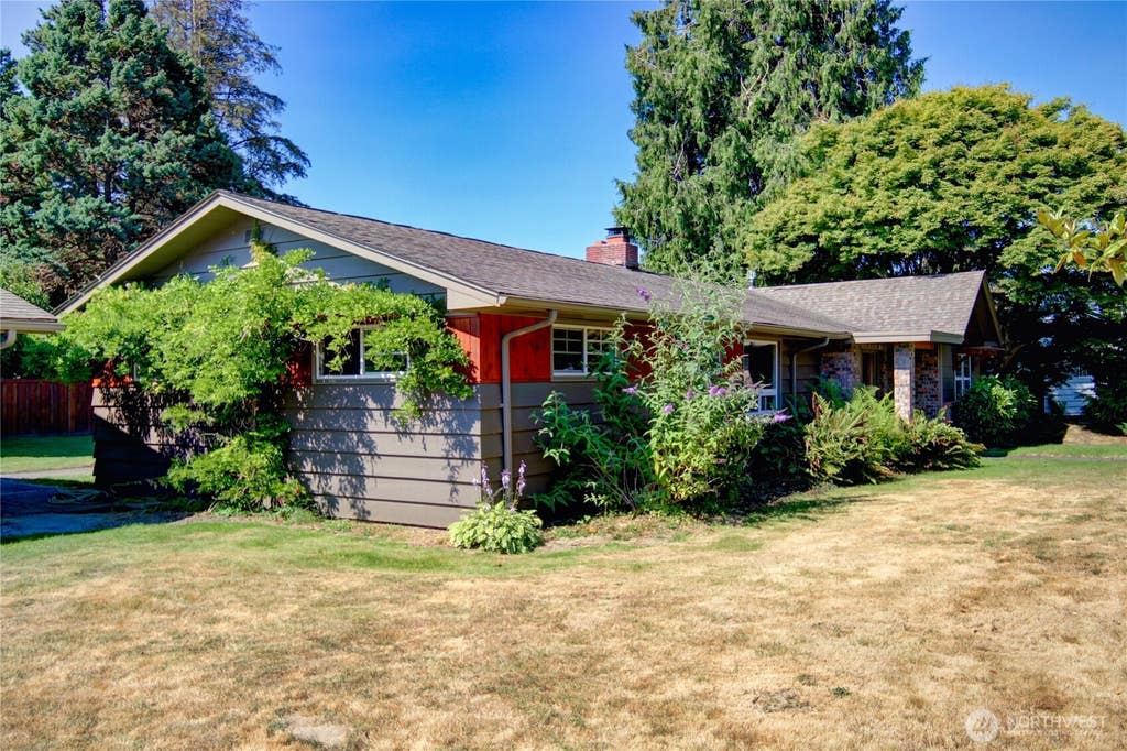 Photo of 21264 Plaza Drive, Sedro Woolley, WA 98284 (MLS # 2545948)