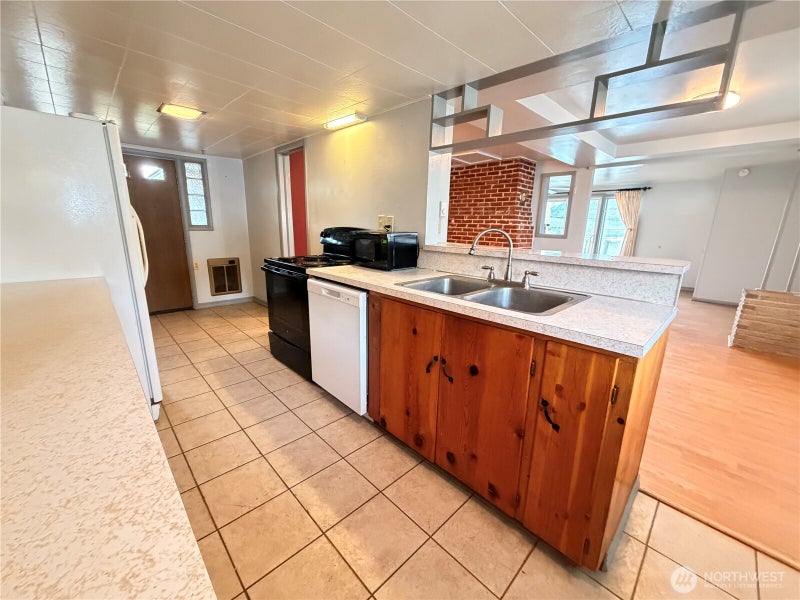 2108 Deerpath