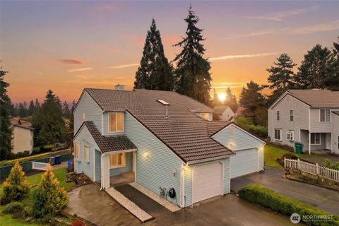 Photo of 925 S 310th Place, Federal Way, WA 98003 (MLS # 2493691)