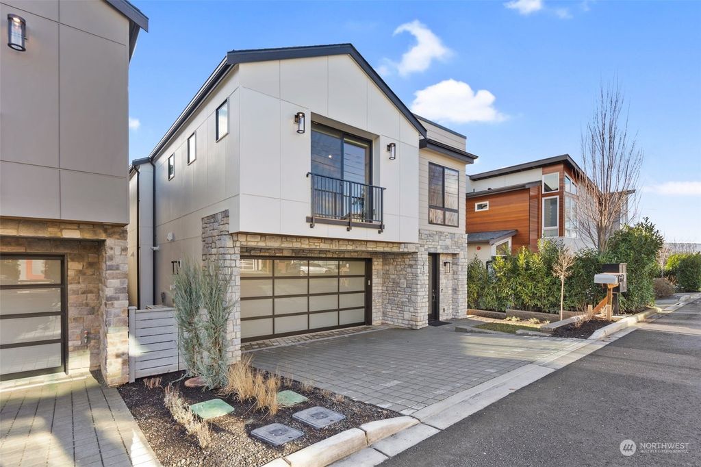 Photo of 213 3rd Avenue S, Kirkland, WA 98033 (MLS # 2193173)