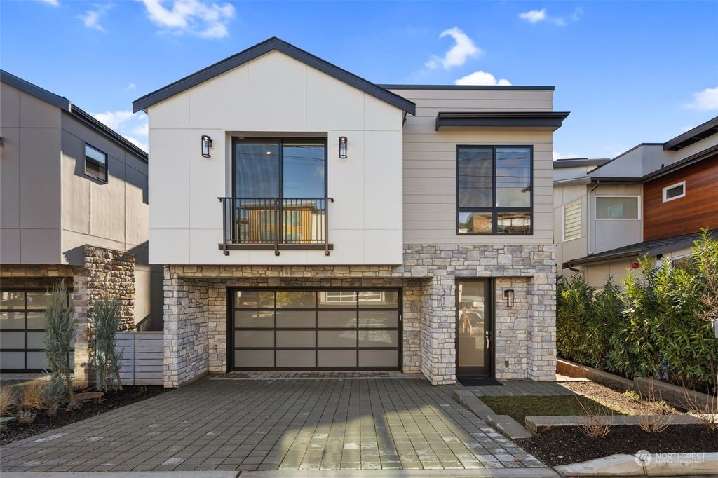 Photo of 213 3rd Avenue S, Kirkland, WA 98033 (MLS # 2193173)