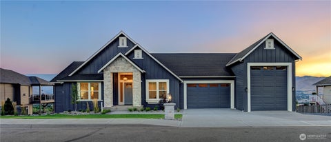 Photo of 922 Briarwood Drive, East Wenatchee, WA 98802 (MLS # 2586142)