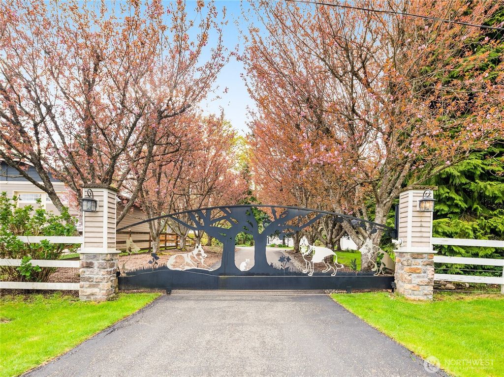 Photo of 12925 172nd Avenue SE, Renton, WA 98059 (MLS # 2495309)