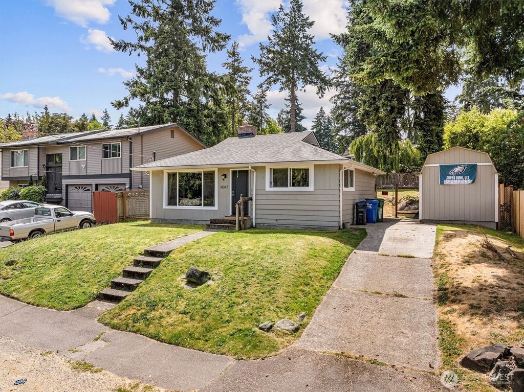 Photo of 14047 Meridian Avenue N, Seattle, WA 98133 (MLS # 2404897)