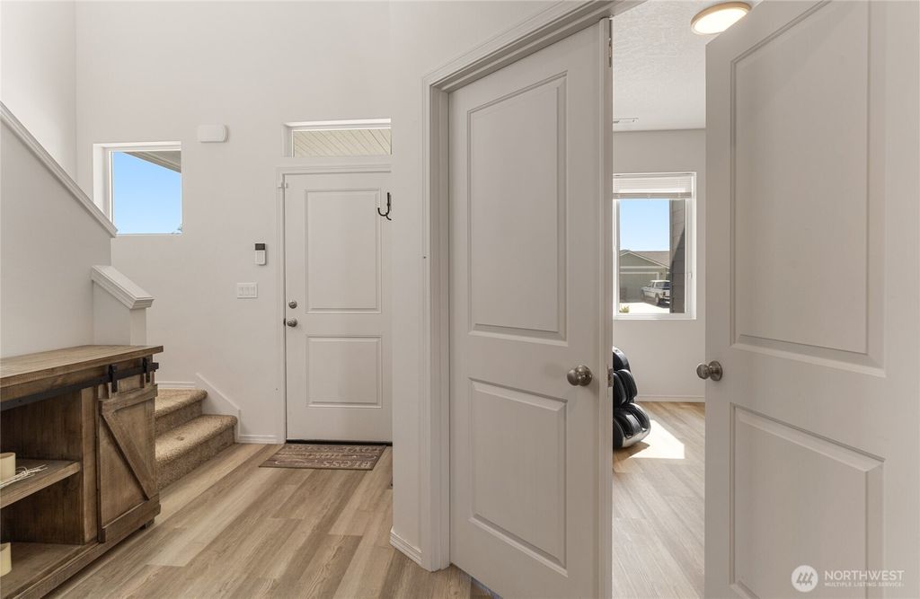 Photo of 414 N Washington Street, Moses Lake, WA 98837 (MLS # 2463127)