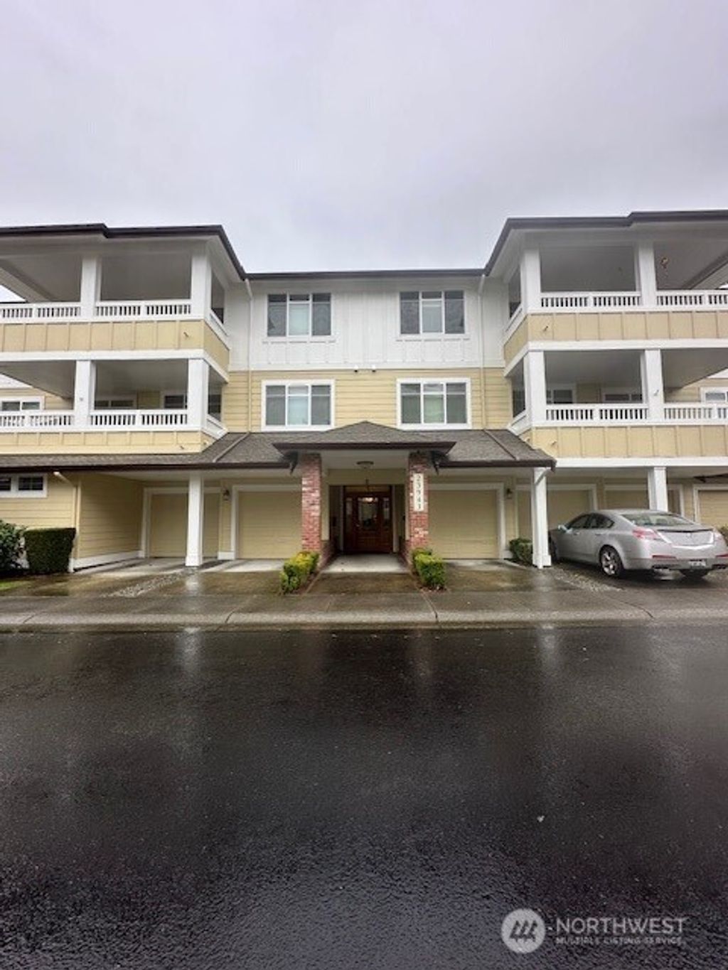 Photo of 23943 NE 115th Lane #204, Redmond, WA 98053 (MLS # 2504783)