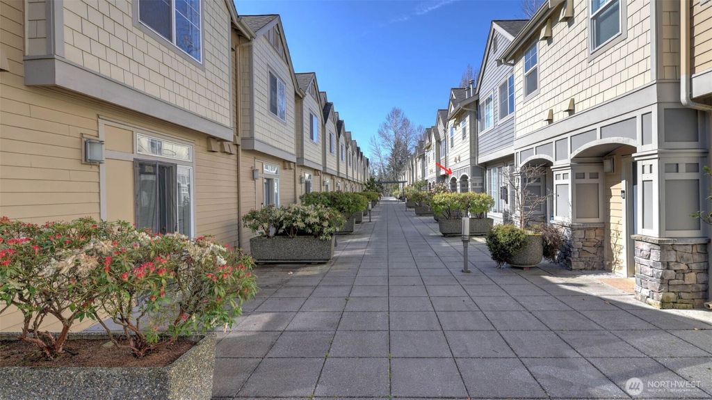 Photo of 9217 122nd Court NE #B-117, Kirkland, WA 98033 (MLS # 2500463)