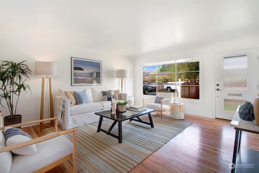 Photo of 4915 SW Bruce Street, Seattle, WA 98136 (MLS # 2216002)