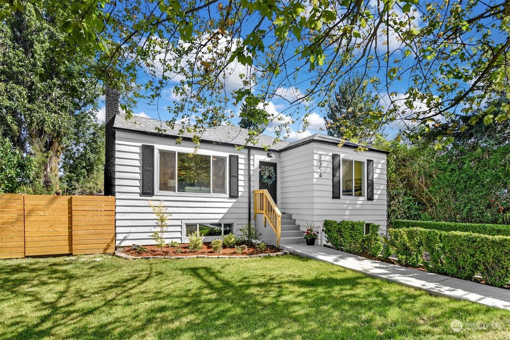 Photo of 2206 S 128th Street, Burien, WA 98168 (MLS # 2077871)