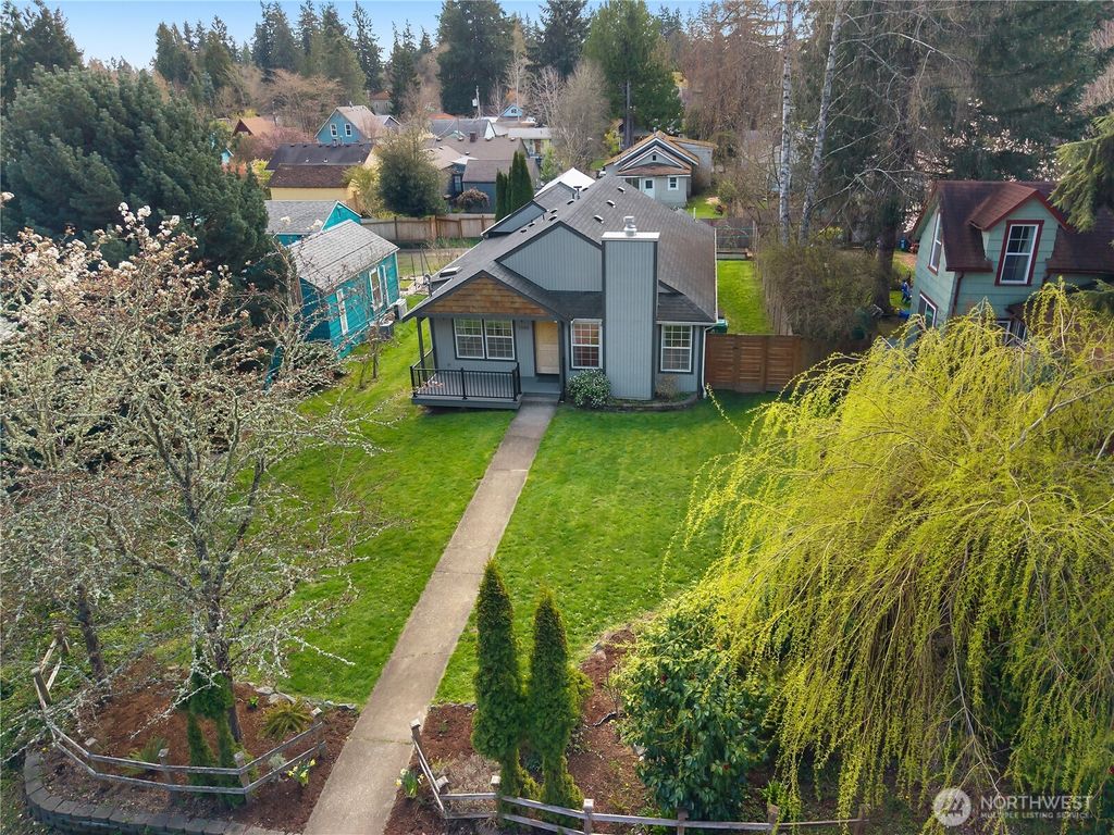 Photo of 1505 Dickinson Avenue NW, Olympia, WA 98502 (MLS # 2499098)