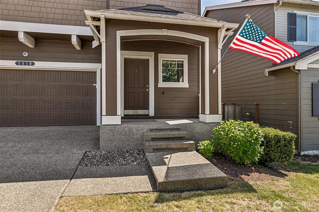 Photo of 2410 195th Street Ct E, Spanaway, WA 98387 (MLS # 2540904)