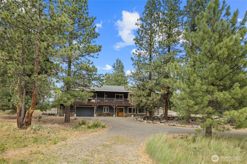960 Forest Grove