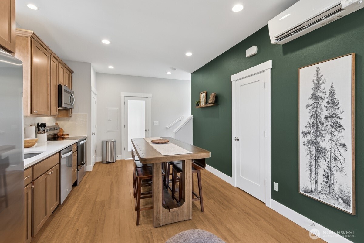 64 Bungalow Loop