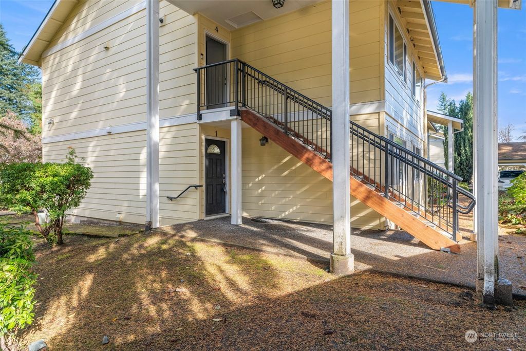 Photo of 14611 NE 51st Pl #F1, Bellevue, WA 98007 (MLS # 2178850)