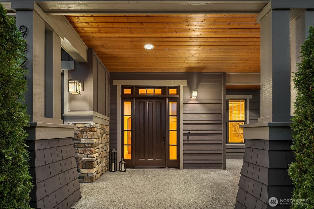 Photo of 9026 NE 127th Place, Kirkland, WA 98034 (MLS # 2514895)