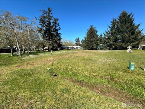 Photo of 732 Edgewood Avenue NE, Ocean Shores, WA 98569 (MLS # 2506154)