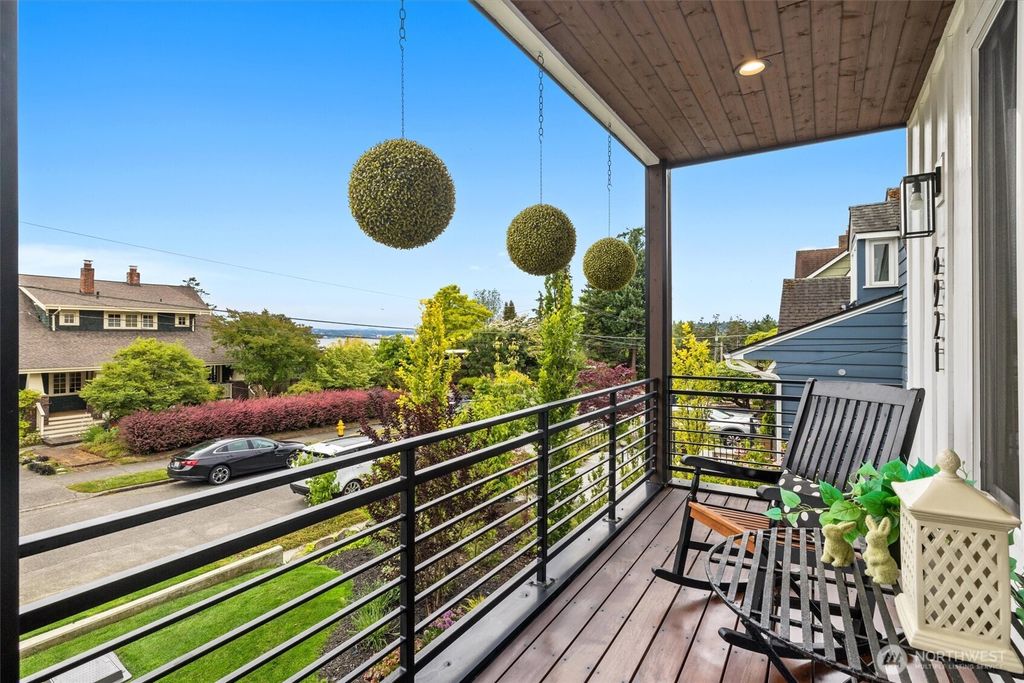 Photo of 6921 55th Avenue S, Seattle, WA 98118 (MLS # 2390206)