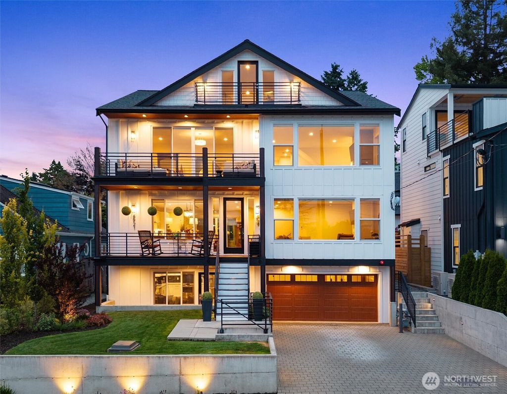 Photo of 6921 55th Avenue S, Seattle, WA 98118 (MLS # 2390206)