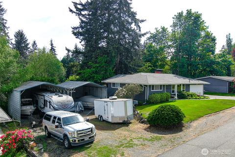 Photo of 1812 74th Street SE, Everett, WA 98203 (MLS # 2527100)
