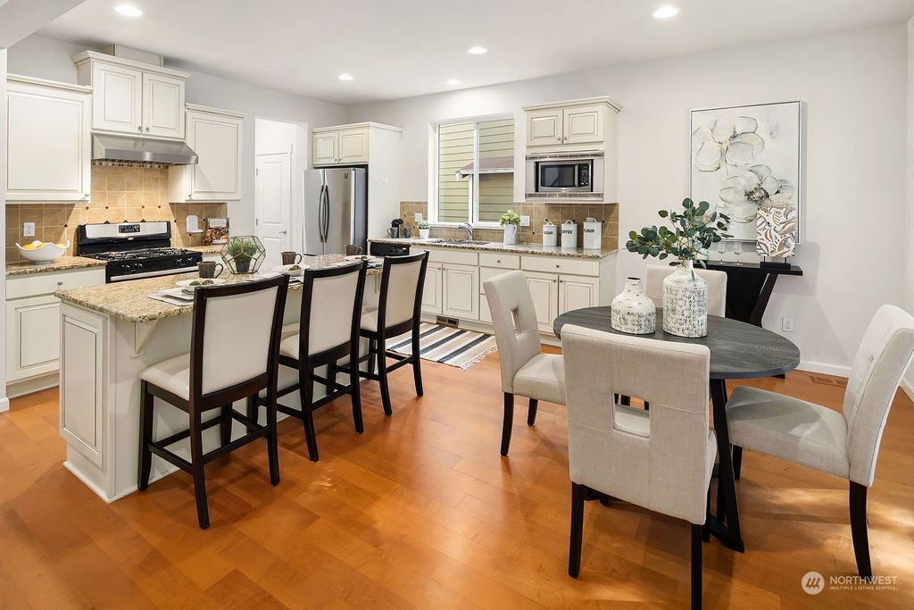 Photo of 16179 SE 51st Place, Bellevue, WA 98006 (MLS # 2163223)