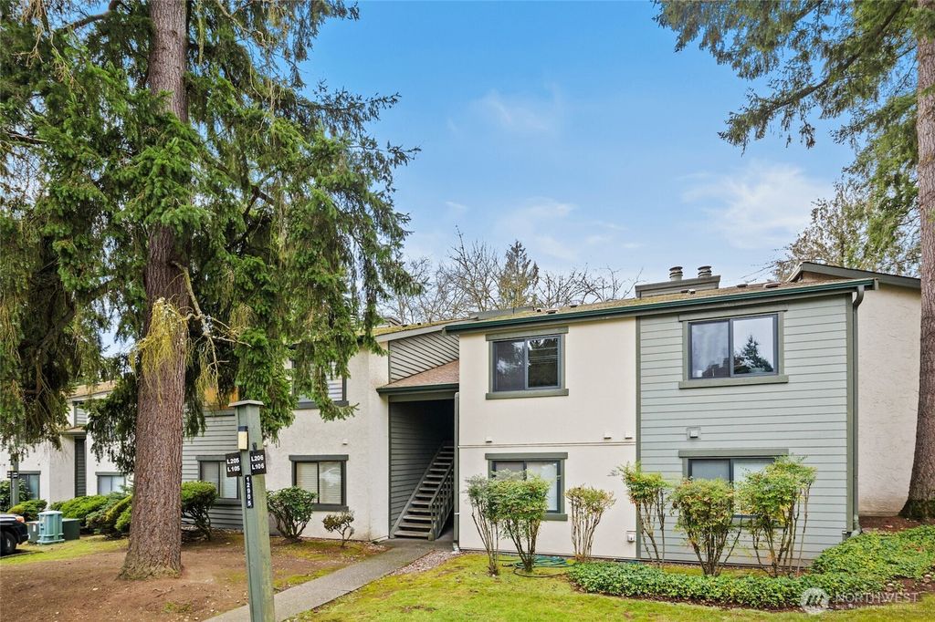 Photo of 12905 126th Court NE #L105, Kirkland, WA 98034 (MLS # 2470522)