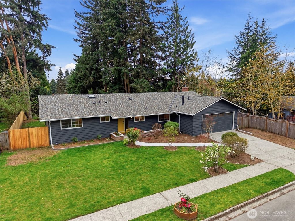 Photo of 16111 NE 100th Street, Redmond, WA 98052 (MLS # 2545548)
