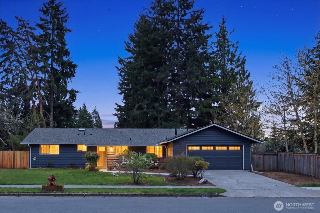 Photo of 16111 NE 100th Street, Redmond, WA 98052 (MLS # 2545548)