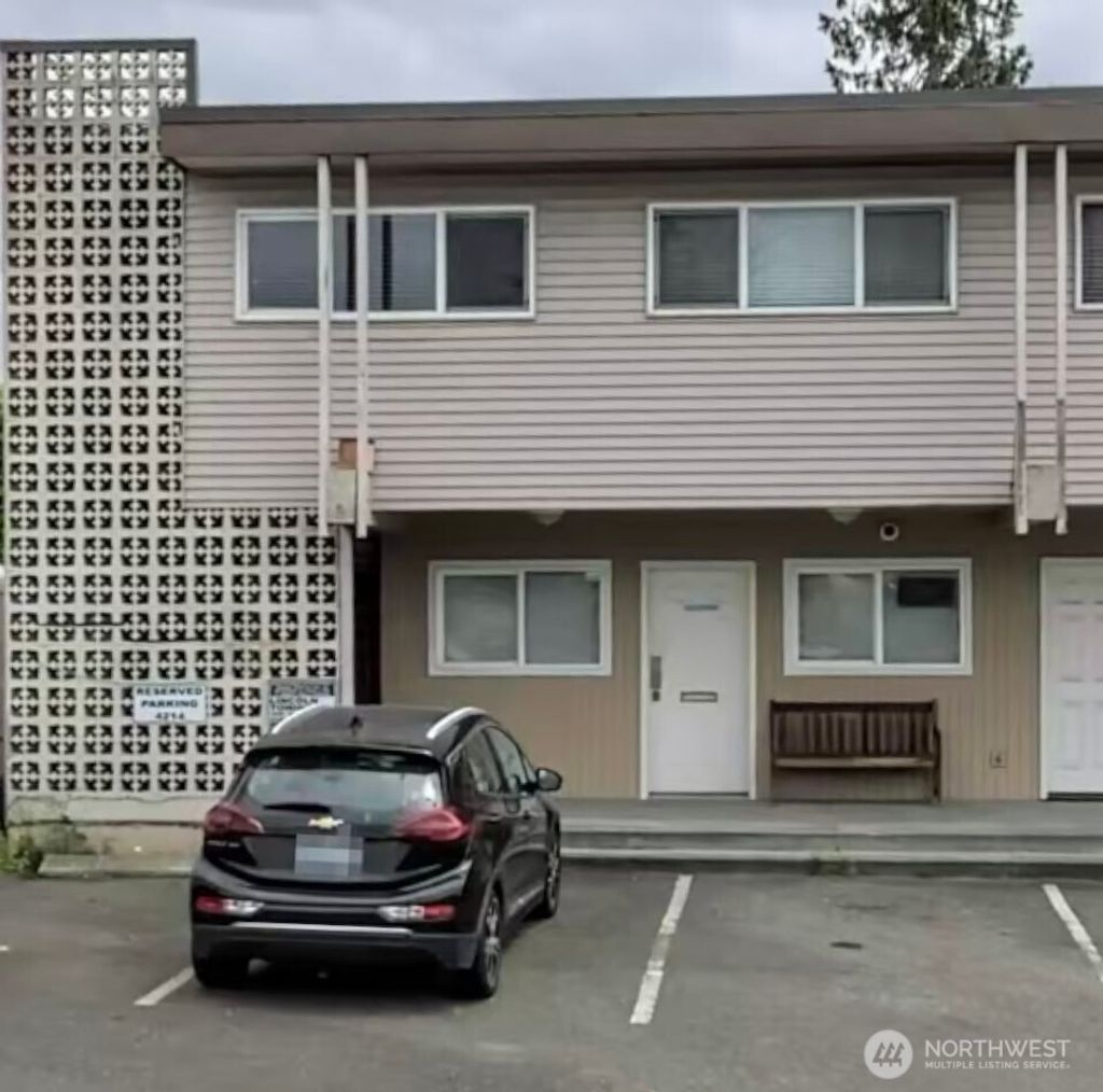 Photo of 4212 Aurora Avenue N, Seattle, WA 98103 (MLS # 2486532)