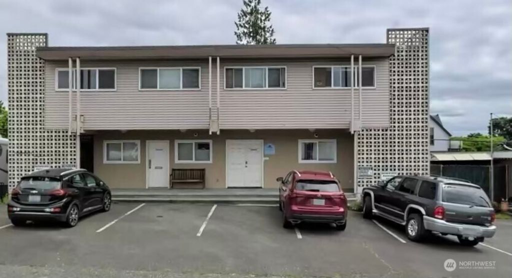 Photo of 4212 Aurora Avenue N, Seattle, WA 98103 (MLS # 2486532)