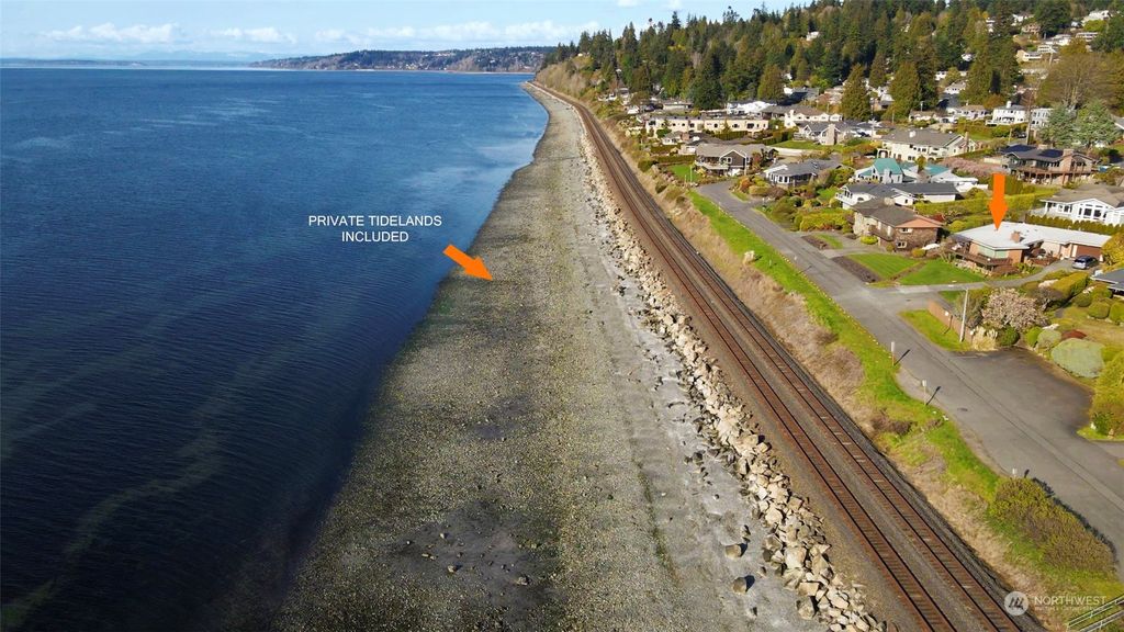 Photo of 19107 Ocean Avenue, Edmonds, WA 98020 (MLS # 2308590)