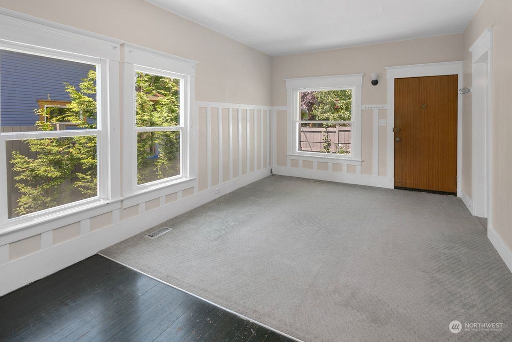 Photo of 113 N Bowdoin Place, Seattle, WA 98103 (MLS # 2267813)