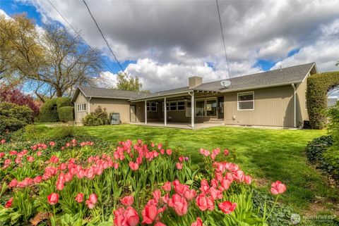 Photo of 776 Wauna Vista Drive, Walla Walla, WA 99362 (MLS # 2526361)