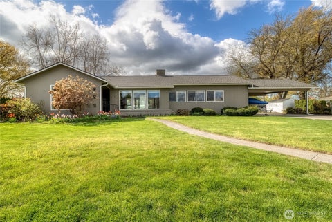Photo of 776 Wauna Vista Drive, Walla Walla, WA 99362 (MLS # 2526361)