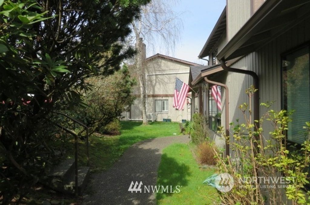 Photo of 14924 32nd Place S #22, SeaTac, WA 98168 (MLS # 2162387)