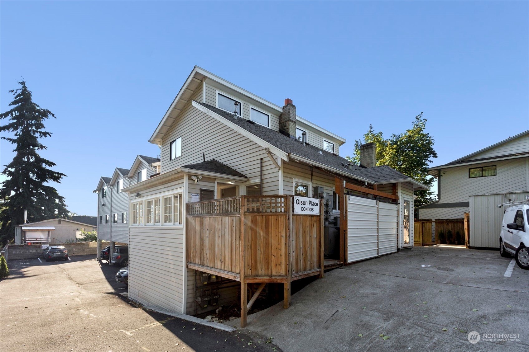 Seattle, Washington 98106, United States, 2 Bedrooms Bedrooms, ,2 BathroomsBathrooms,Residential,Pending,25327