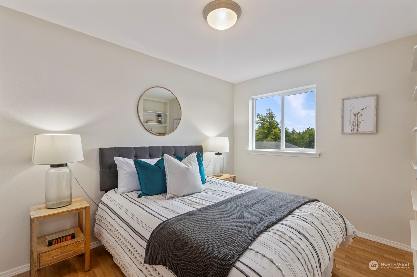 Seattle, Washington 98106, United States, 2 Bedrooms Bedrooms, ,2 BathroomsBathrooms,Residential,Pending,25327