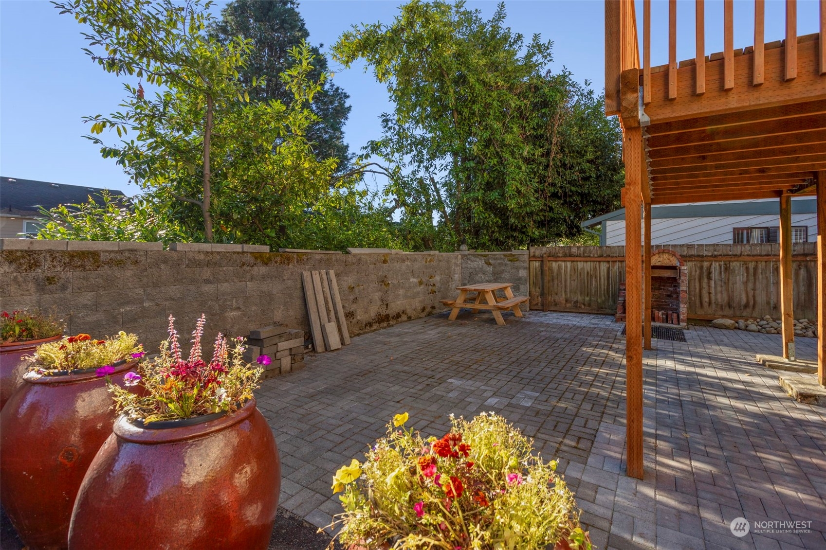 Seattle, Washington 98106, United States, 2 Bedrooms Bedrooms, ,2 BathroomsBathrooms,Residential,Pending,25327