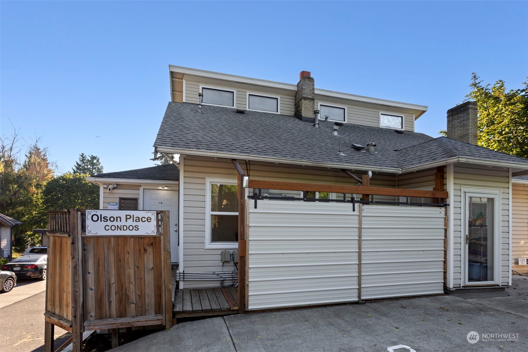 Seattle, Washington 98106, United States, 2 Bedrooms Bedrooms, ,2 BathroomsBathrooms,Residential,Pending,25327