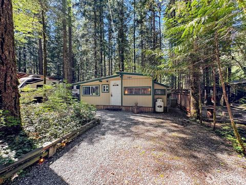 Photo of 107 3 Sunset Circle Cir, Deming, WA 98244 (MLS # 2525172)
