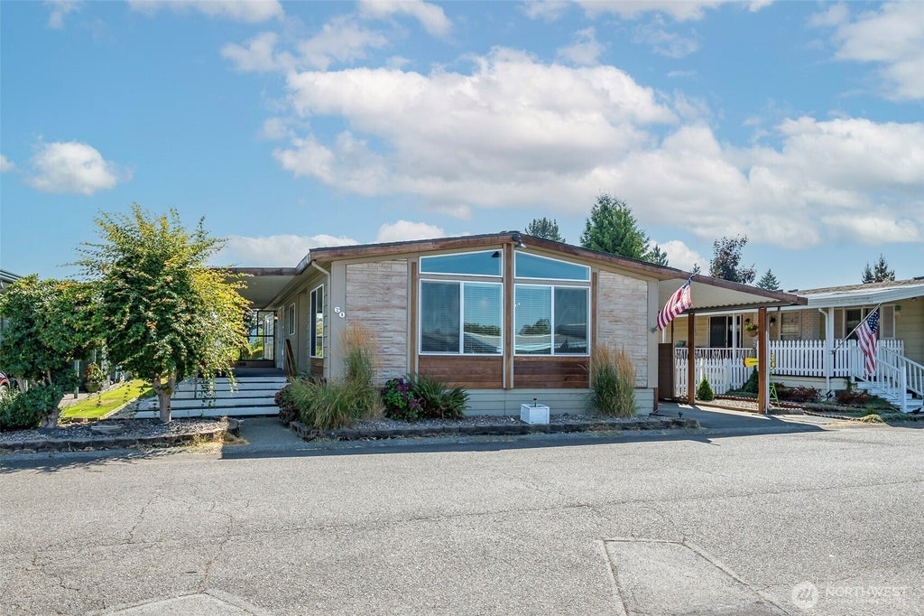Photo of 1402 22nd Street NE #60, Auburn, WA 98002 (MLS # 2565631)