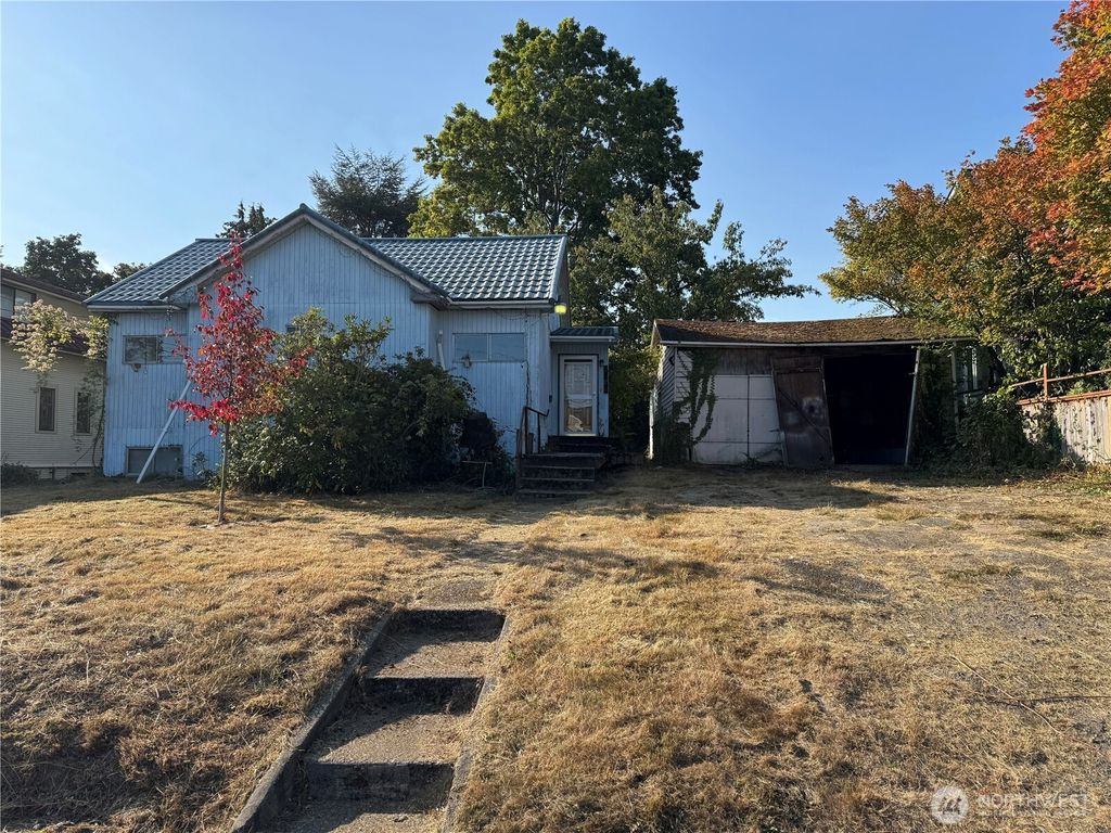 Photo of 4939 SW Bruce Street, Seattle, WA 98136 (MLS # 2436019)