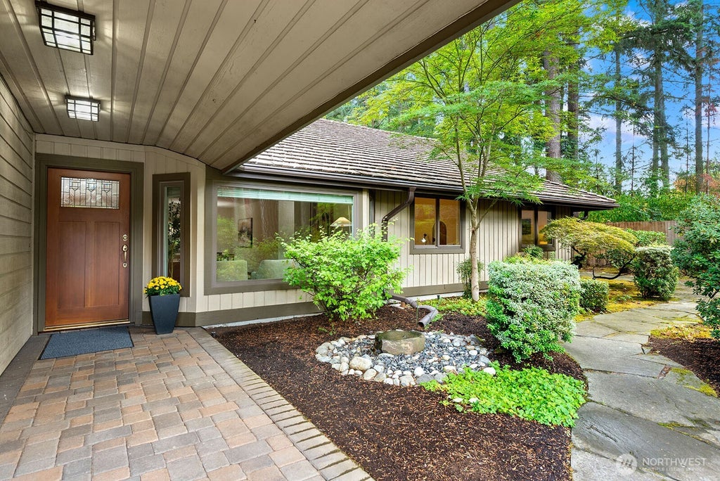 Photo of 2043 215th Place SW, Brier, WA 98036 (MLS # 2561589)