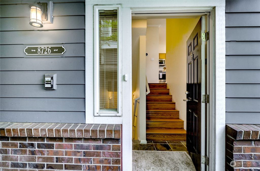 Photo of 8726 123rd Lane NE, Kirkland, WA 98033 (MLS # 2219835)