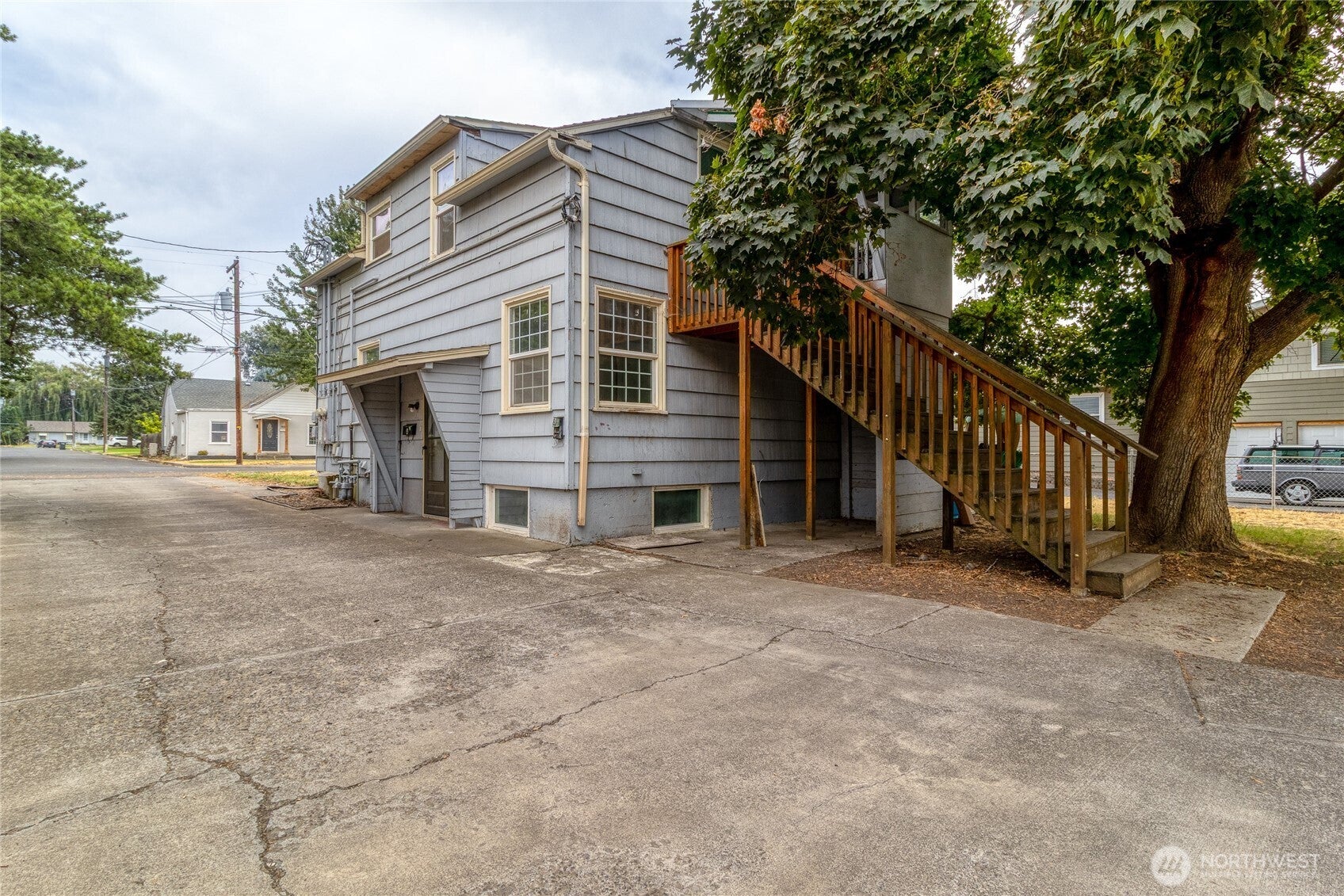 904 SE Birch Avenue