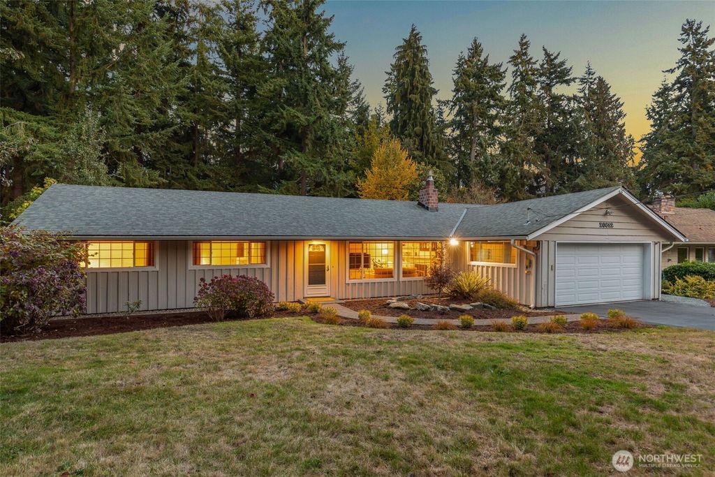 Photo of 20612 Marine View Drive SW, Normandy Park, WA 98166 (MLS # 2448198)