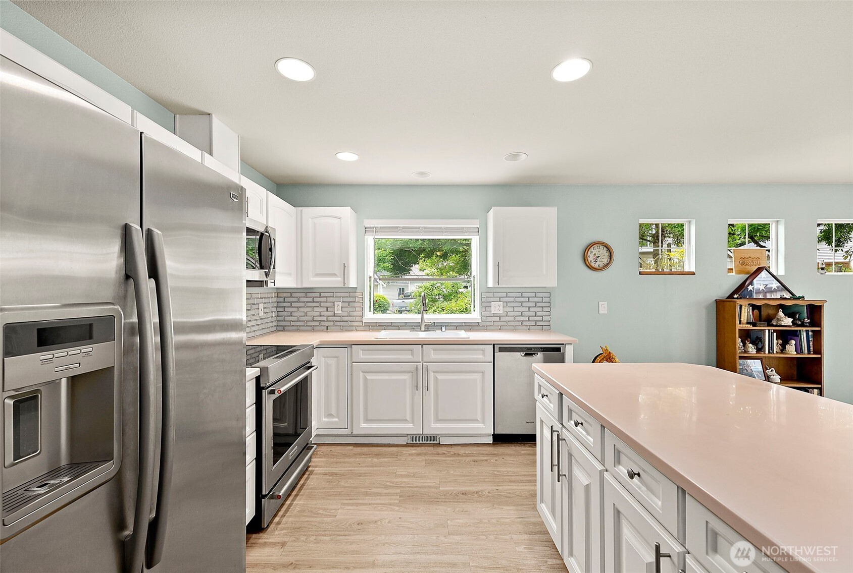 405 Bungalow Drive NW