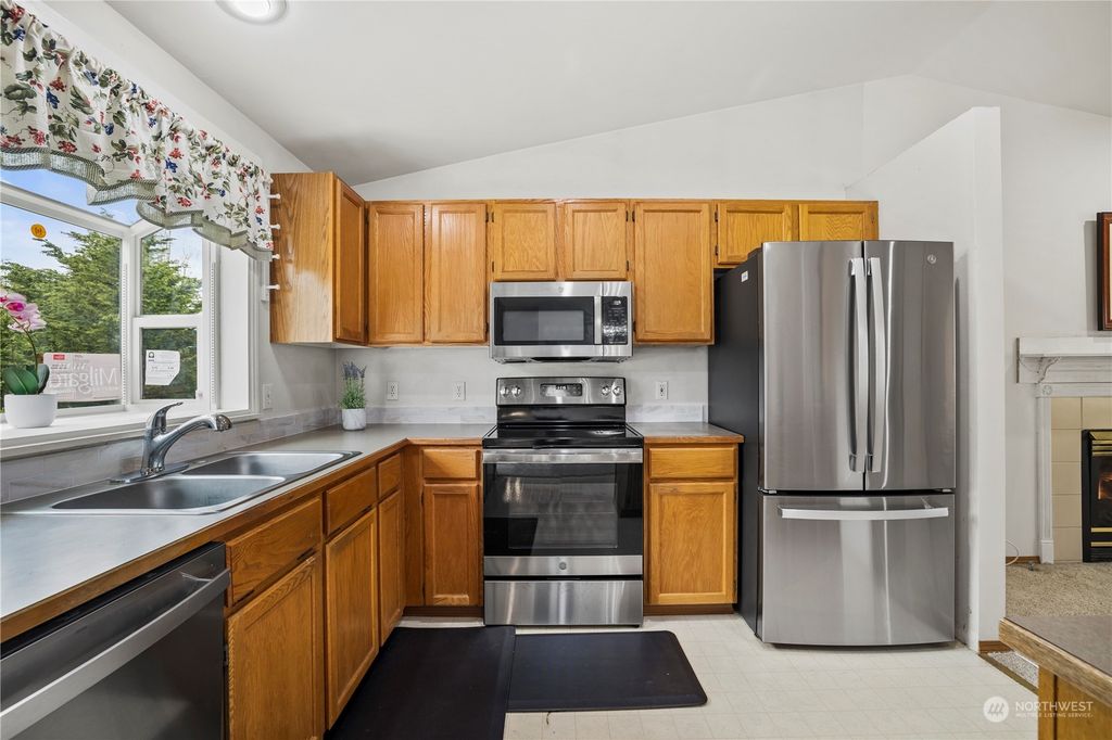 Photo of 6114 1st Drive SE, Everett, WA 98203 (MLS # 2207397)