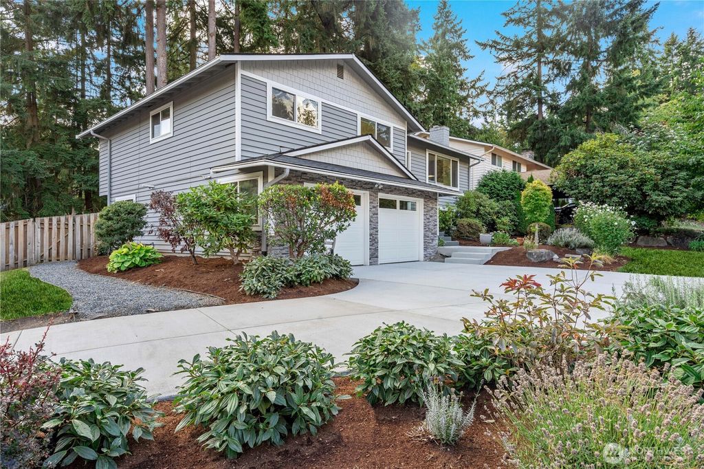 Photo of 13550 127th Ave Ave NE, Kirkland, WA 98034 (MLS # 2434252)