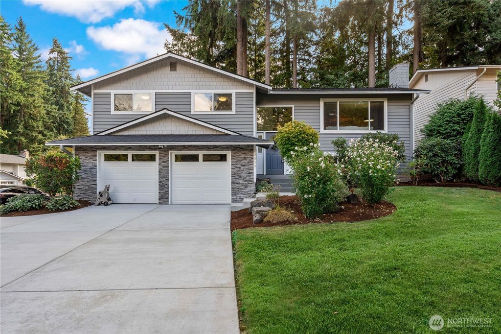 Photo of 13550 127th Ave Ave NE, Kirkland, WA 98034 (MLS # 2434252)