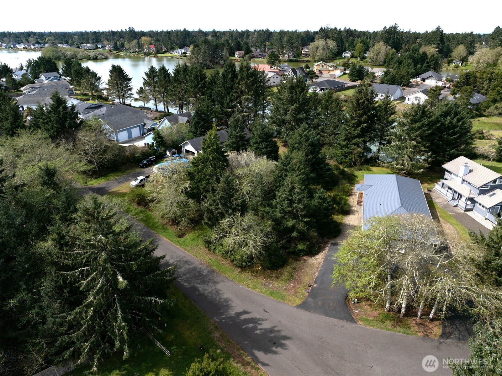 335 Chaparral Street SE